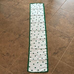 Vintage Green and White Shamrock Ireland scarf EUC